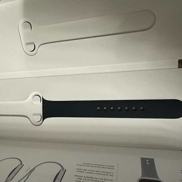 Apple Watch Series 8 EMPTY BOX Midnight with 1 large bottom strap - Picture 6 of 7